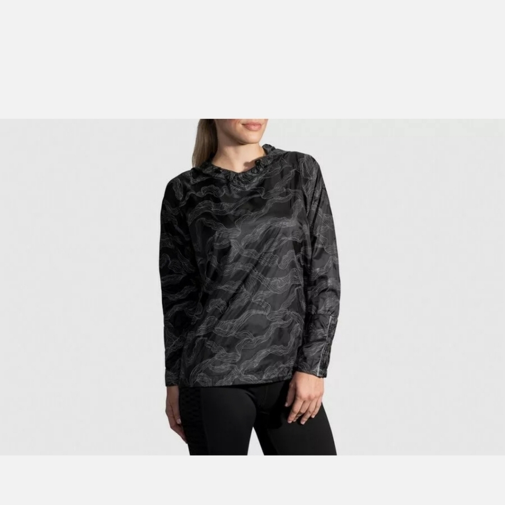 NWT Brooks running women's jacket.M, XS